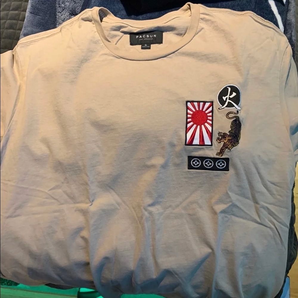 Mens t shirt